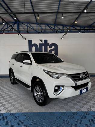 TOYOTA HILUX SW4 2.8 SRX 4X4 16V TURBO INTERCOOLER DIESEL 4P AUTOMÁTICO